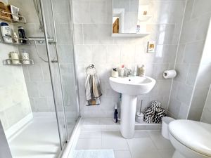 Ensuite- click for photo gallery